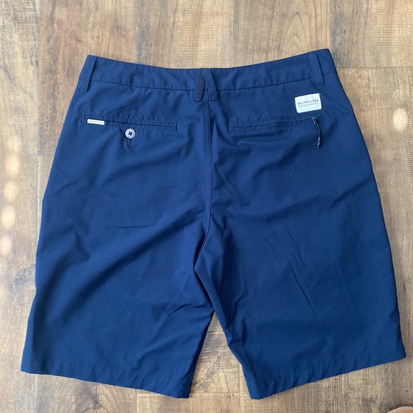 Quiksilver shorts - Picture 2 of 3